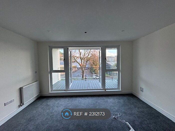 2 Bedroom Flat To Rent In Parkfield Road, Torquay, TQ1