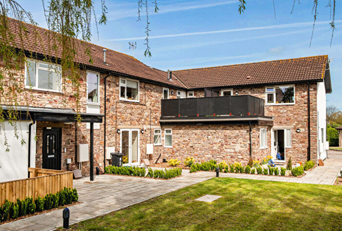 2 Bedroom Apartment For Sale In Station Road, Yate, Bristol, Gloucestershire, BS37