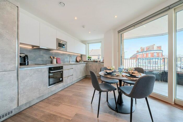 1 Bedroom Flat To Rent In Bed Nd Floor Stone At Capercaillie Court In Elements, Enfield, EN3