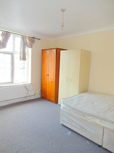 Studio To Rent In High Street, Wealdstone, Middlesex, HA3