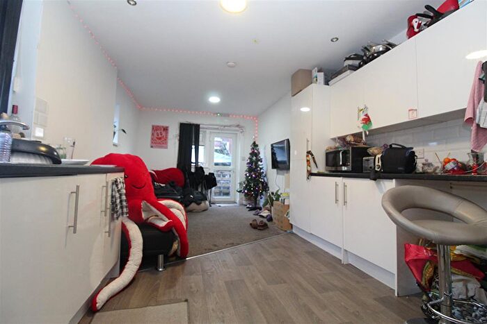 8 Bedroom Property To Rent In Pen-Y-Wain, Cathays, Cardiff, CF24