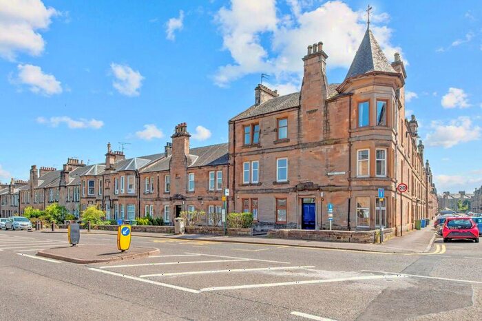 2 Bedroom Flat To Rent In Union Street, Stirling, FK8