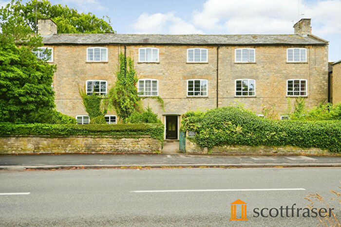 1 Bedroom Apartment To Rent In The Old Warehouse, Wood Green, Witney, OX28