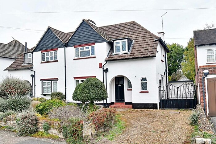 3 Bedroom Semi-Detached House For Sale In Fordwich Hill, Hertford, SG14