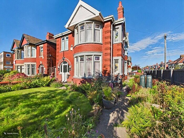 6 Bedroom Detached House For Sale In Whitegate Drive, Blackpool, FY3
