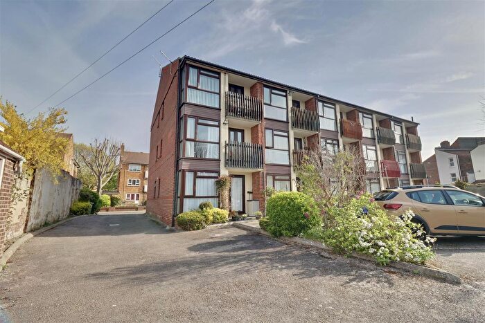 1 Bedroom Flat For Sale In Bush Street East, Southsea, PO5