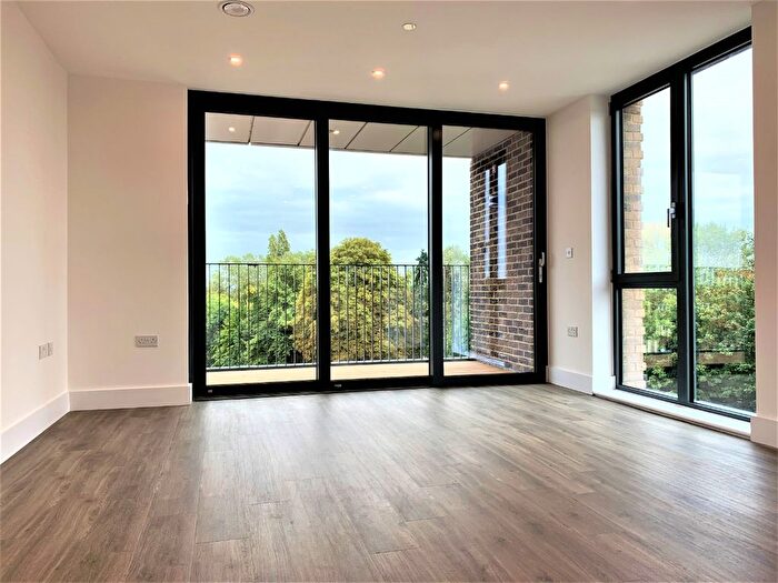 2 Bedroom Flat To Rent In Kempton House, High Street, Staines-Upon-Thames, TW18