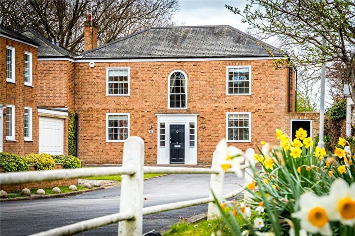 5 Bedroom Detached House For Sale In The Moat, New Malden, KT3