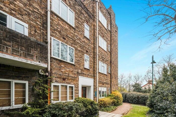2 Bedroom Apartment To Rent In Ascupart House, Portswood Road, Portswood, SO17