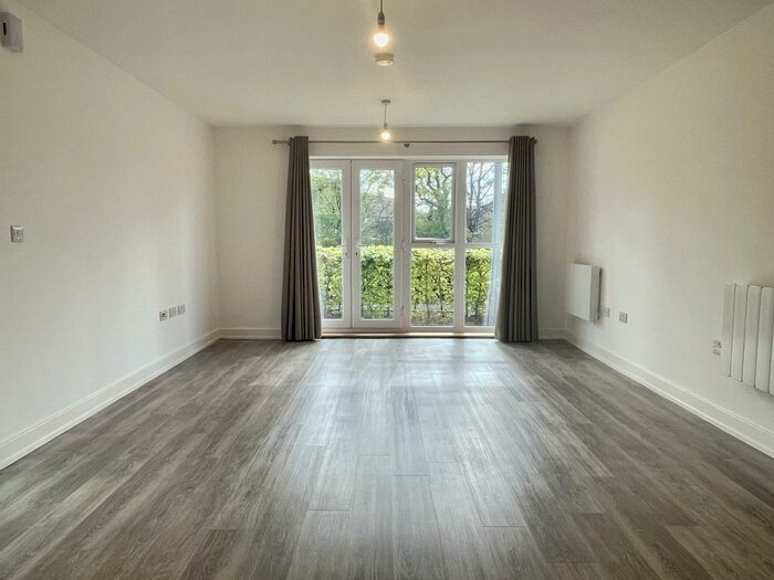 2 Bedroom Apartment To Rent In Pondtail Avenue, Faygate, Horsham, RH12