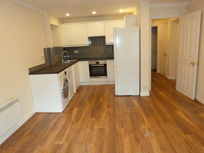 1 Bedroom Flat To Rent In Beaumont House, Park Avenue, Willesden Green, NW2