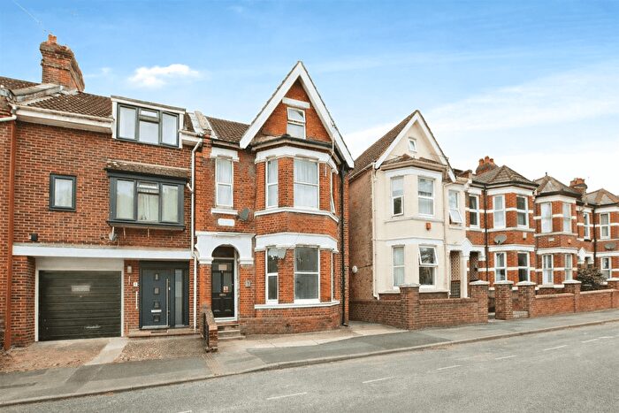 Studio To Rent In Silverdale Road, SO15