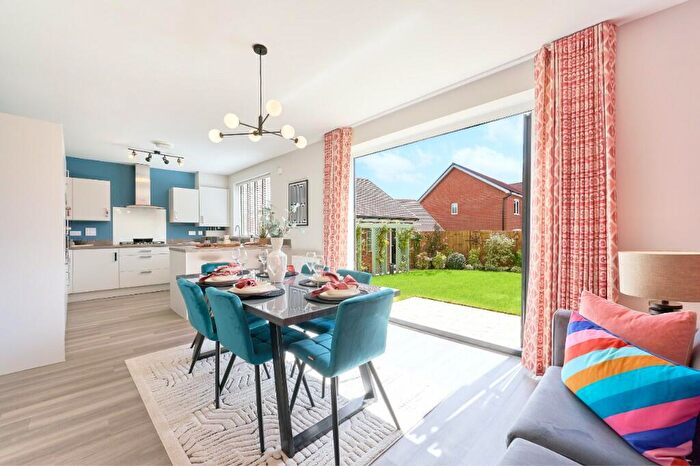 4 Bedroom Detached House For Sale In Peacock Avenue Basingstoke, RG23