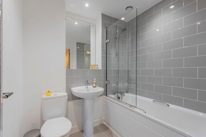 2 Bedroom Flat To Rent In Upper Richmond Road, London, SW15