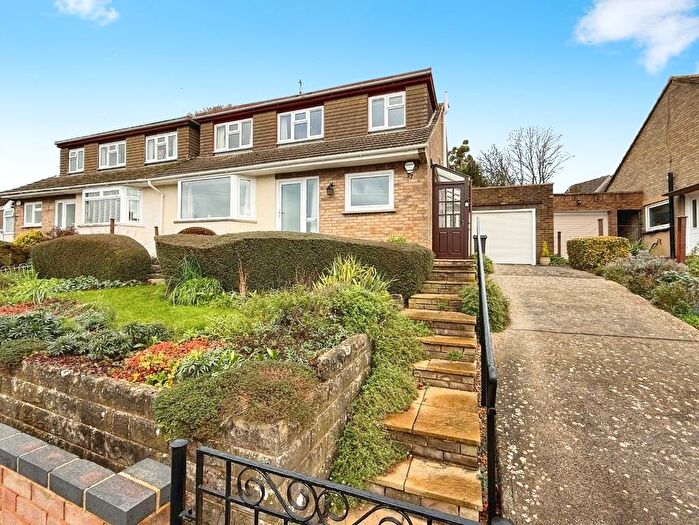 3 Bedroom Semi-Detached House For Sale In Mill Farm Drive, Stroud, GL5