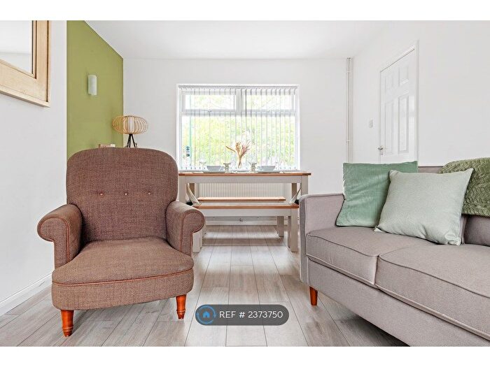 3 Bedroom Semi-Detached House To Rent In Wollaton, Nottingham, NG8