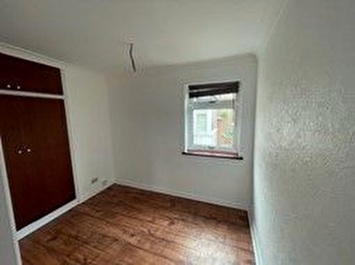 1 Bedroom Flat For Sale In Mayfield Road, Sanderstead, CR2