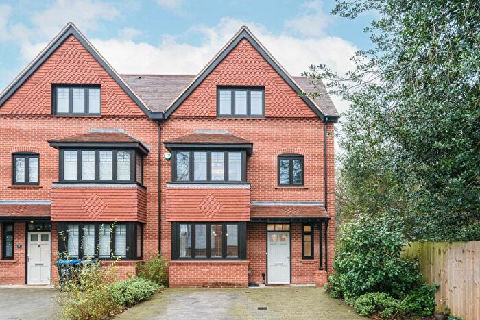 4 Bedroom House To Rent In Oak Hill Grove, Surbiton, KT6