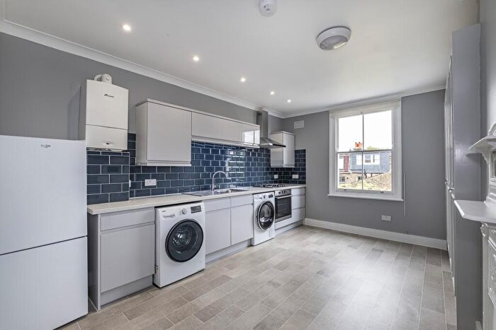1 Bedroom Flat To Rent In Leathwaite Road London, SW11