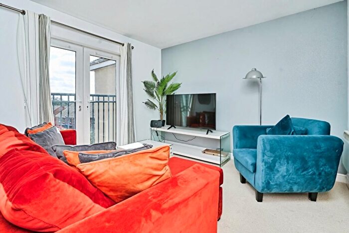 2 Bedroom Flat To Rent In Blue Cedar Drive, Sutton Coldfield, B74
