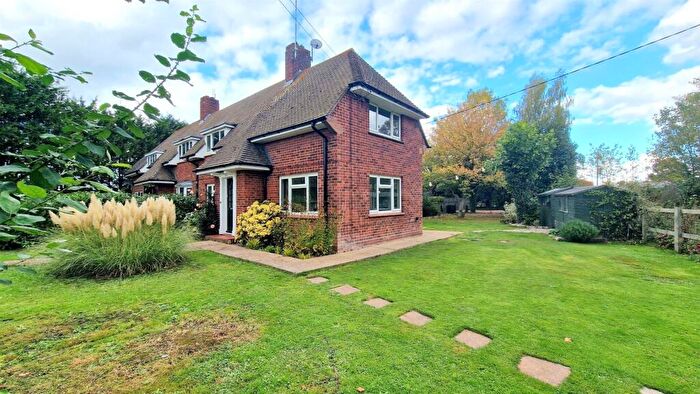 2 Bedroom Cottage To Rent In Southend Road, Woodham Mortimer, CM9