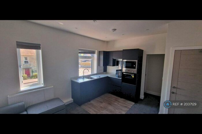 1 Bedroom Flat To Rent In Wellsway, Bath, BA2