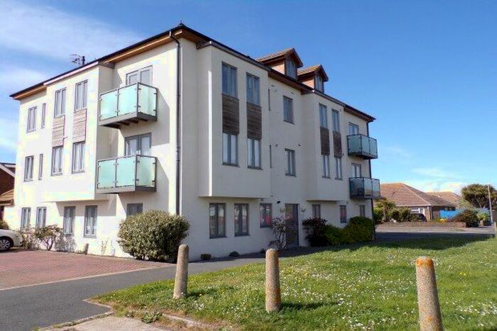 2 Bedroom Property To Rent In South Coast Road, Peacehaven, BN10
