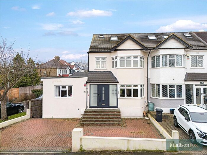 4 Bedroom End Of Terrace House To Rent In Kensington Drive, Woodford Green, IG8