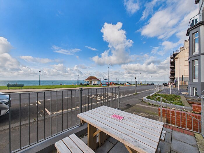 1 Bedroom Flat For Sale In Crescent Terrace, Whitby, North Yorkshire, YO21