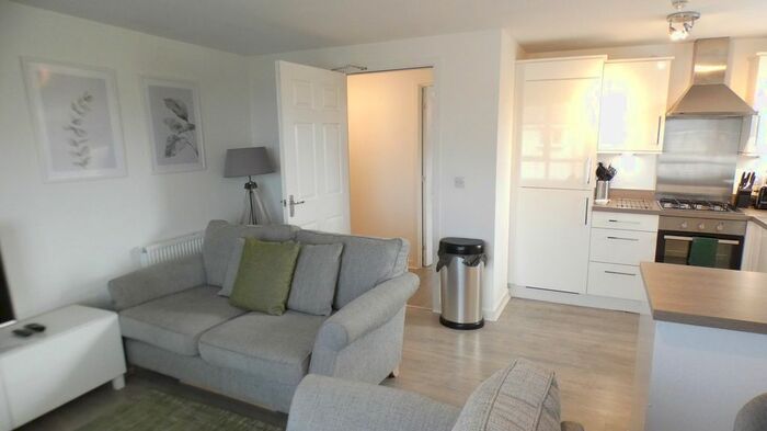 2 Bedroom Flat To Rent In Northwood Close, Glasgow, G43