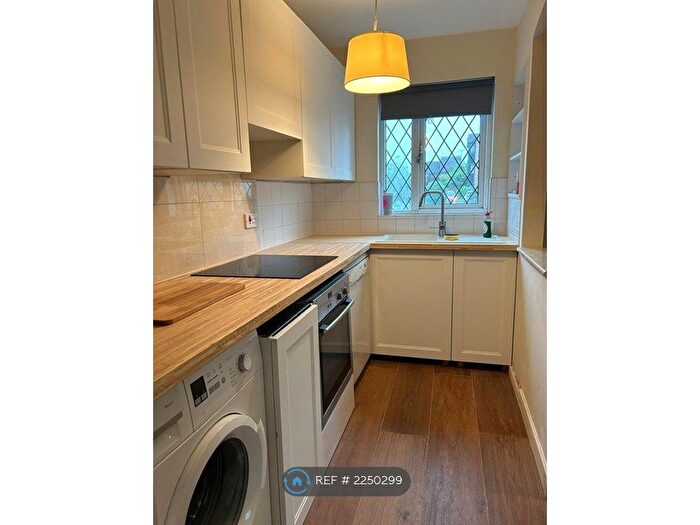 1 Bedroom Semi-Detached House To Rent In Boxwood Close, West Drayton, UB7