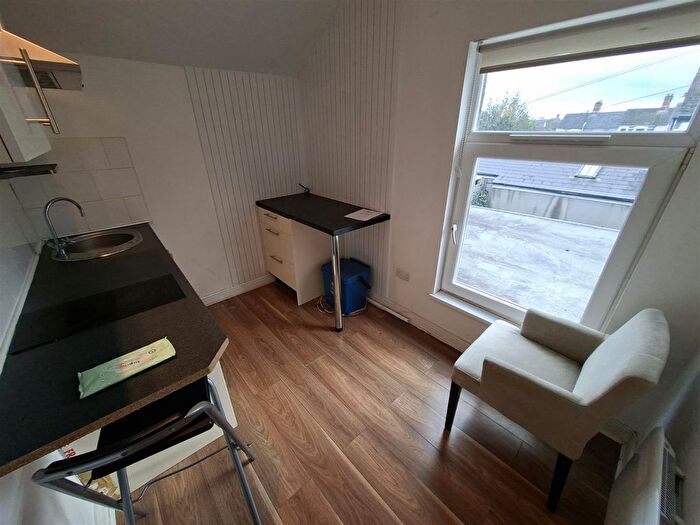 Studio To Rent In Crwys Road, Cathays, Cardiff, CF24