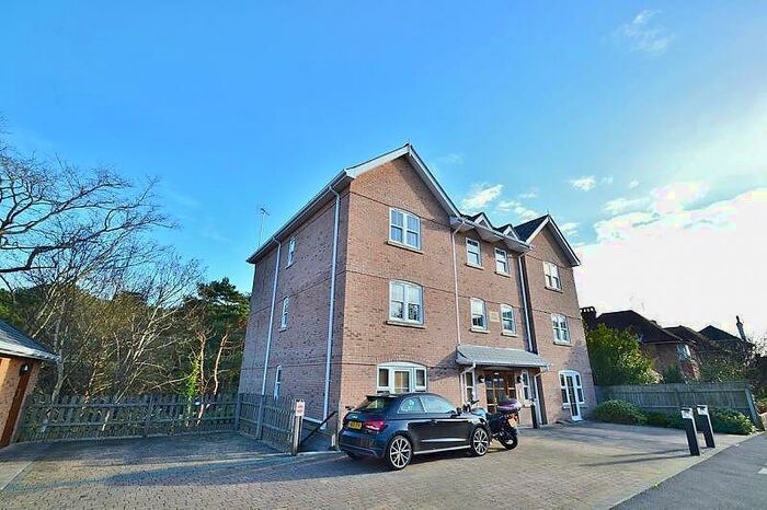 2 Bedroom Flat To Rent In Alum Chine, BH4