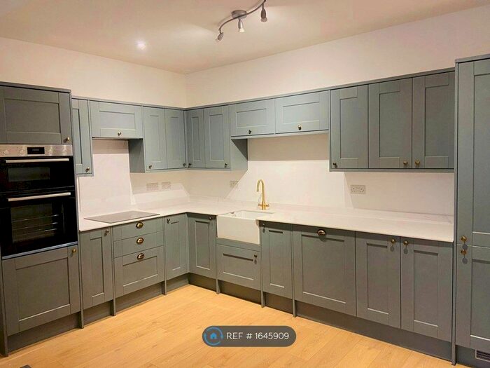 2 Bedroom Flat To Rent In Manilla Road, Bristol, BS8