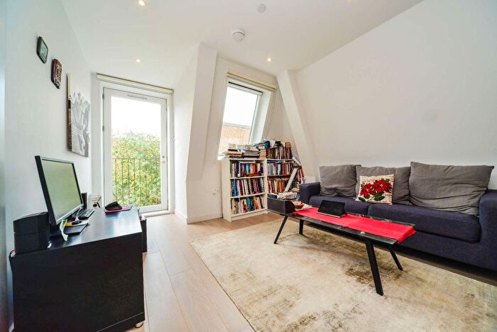 1 Bedroom Flat To Rent In Albion Place, Hammersmith, London, W6