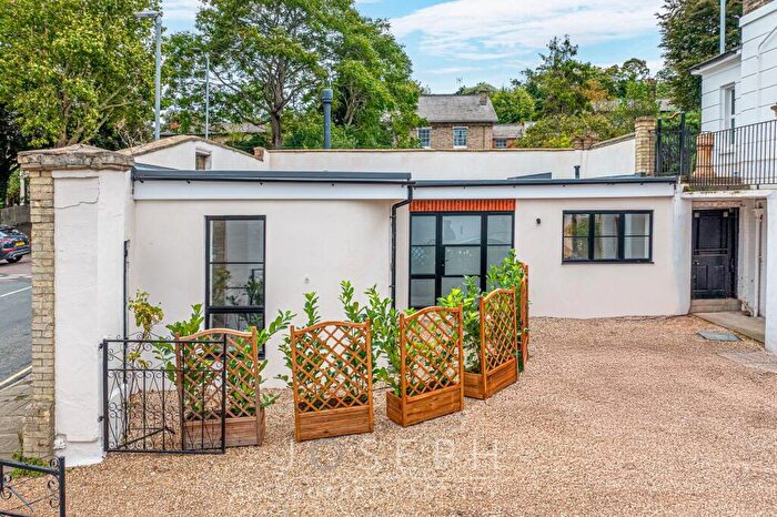 2 Bedroom Detached Bungalow For Sale In Wellington Street, Ipswich, IP1