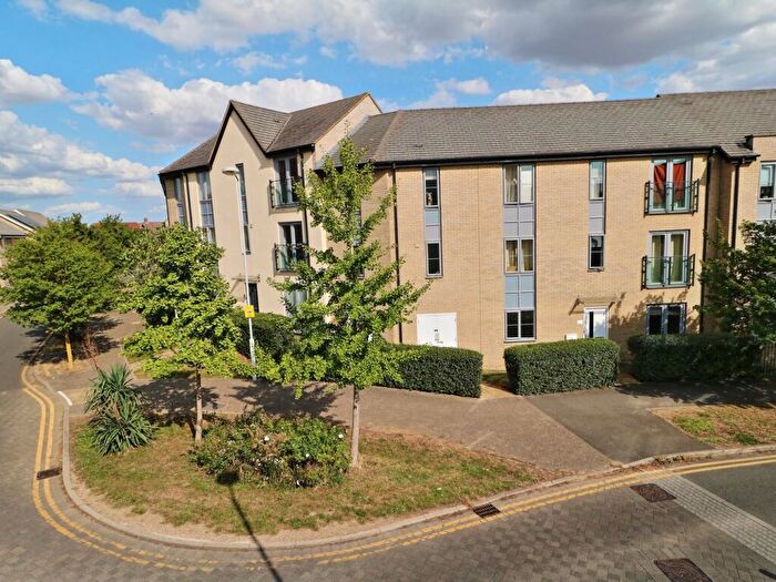 2 Bedroom Apartment For Sale In Dramsell Rise, St Neots, PE19