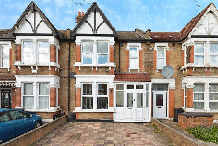 4 Bedroom Terraced House For Sale In Wellesley Road, Ilford, IG1