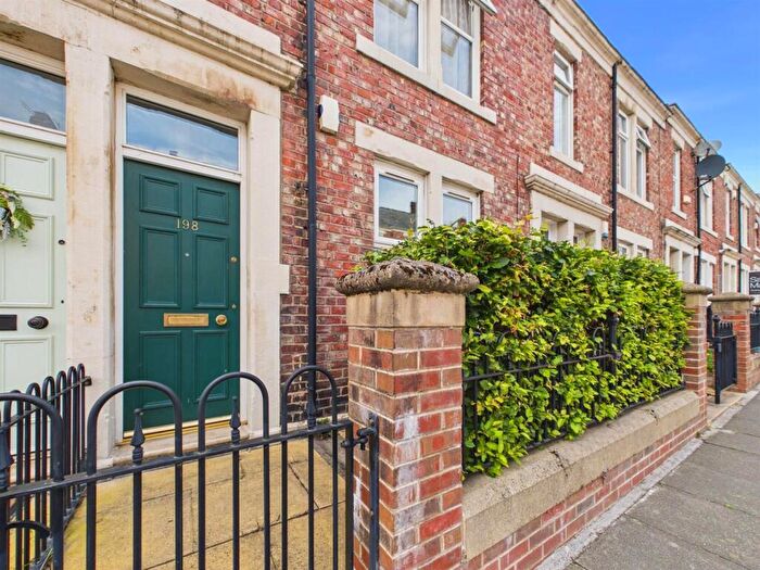 2 Bedroom Flat For Sale In Windsor Avenue, Gateshead, NE8