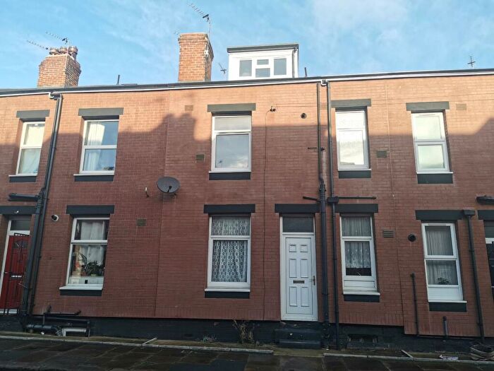 2 Bedroom Terraced House To Rent In Recreation Street, Leeds, West Yorkshire, LS11
