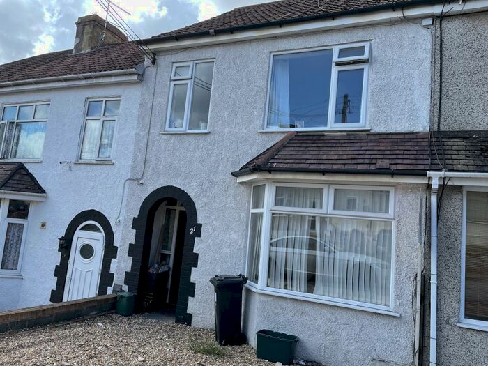 3 Bedroom House To Rent In Northend Avenue, Bristol, BS15