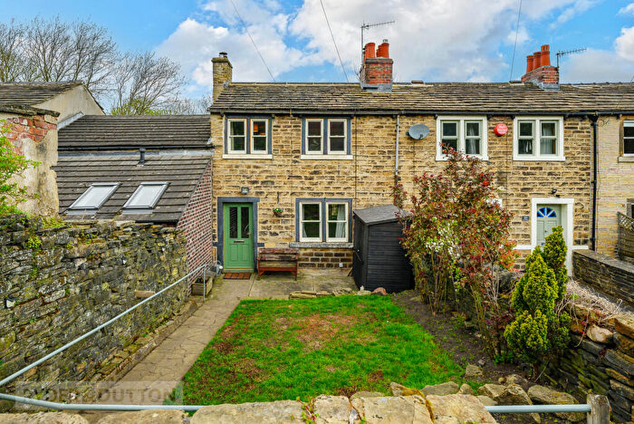 1 Bedroom Terraced House For Sale In Taylor Hill Road, Taylor Hill, Huddersfield, West Yorkshire, HD4