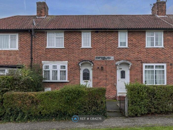 3 Bedroom Terraced House To Rent In Greatdown Road, London, W7