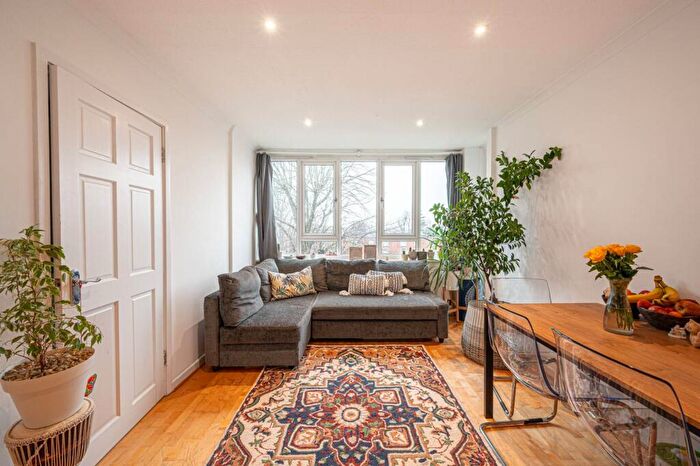 1 Bedroom Flat To Rent In Ashbourne Close, Woodside Park, London, N12