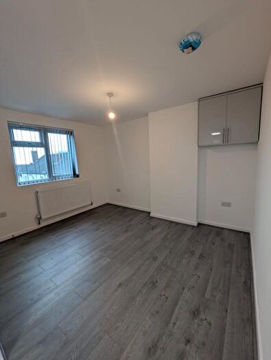 6 Bedroom Apartment To Rent In St. Johns Road, Dudley, DY2