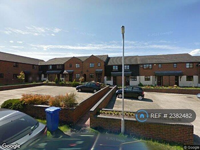1 Bedroom Flat To Rent In Wickham Close, Newington, Sittingbourne, ME9