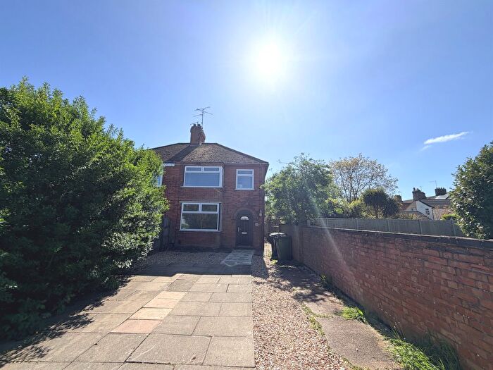 3 Bedroom Semi-Detached House For Sale In Lynton Road, Peterborough, PE1