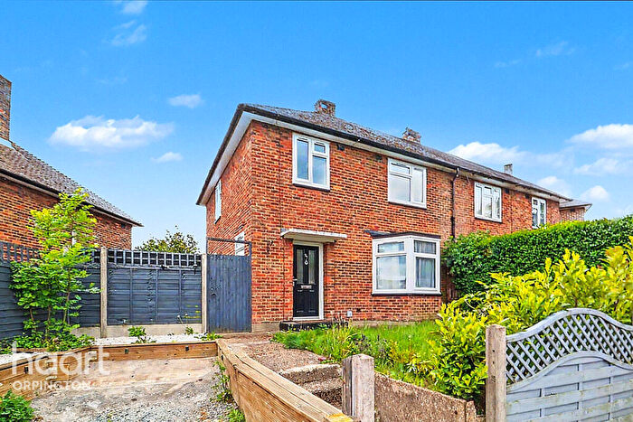 3 Bedroom Semi-Detached House For Sale In Lullingstone Crescent, Orpington, BR5