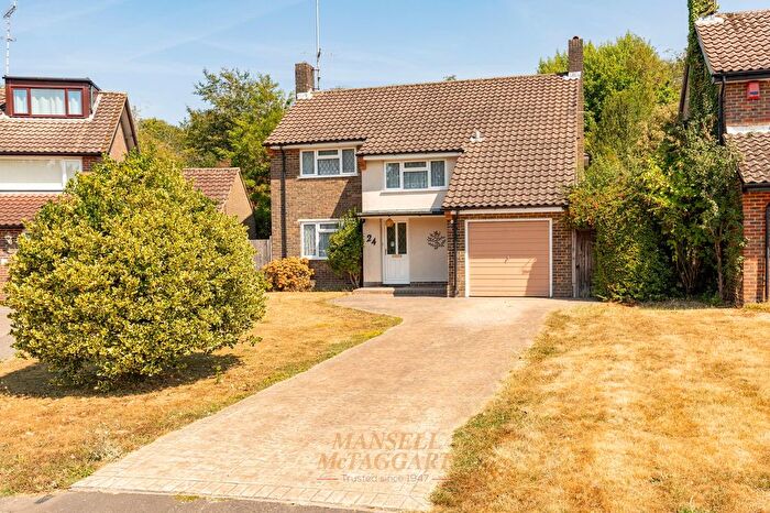 3 Bedroom Detached House For Sale In Orde Close, Crawley, RH10