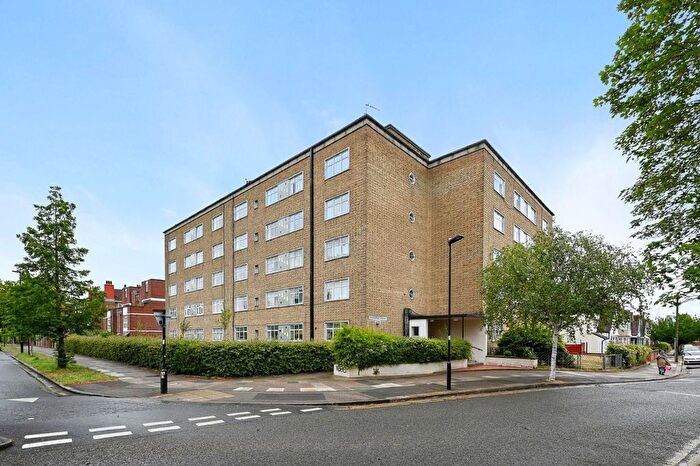 1 Bedroom Flat For Sale In Bromyard Avenue, Acton, W3